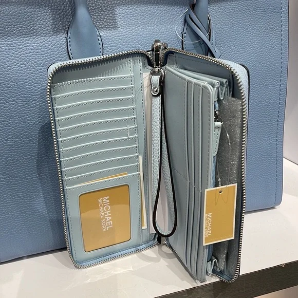 Brand New with Tag authentic Michael Kors Jet Set Travel Large Travl CONTINENTAL - Picture 11 of 16